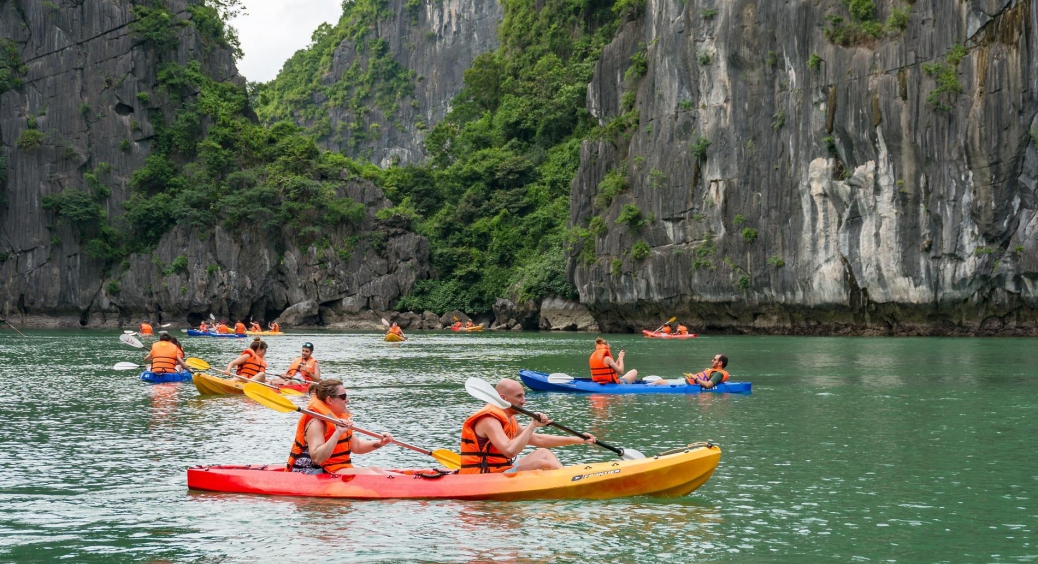 Chèo thuyền Kayak ở Lâm Bình