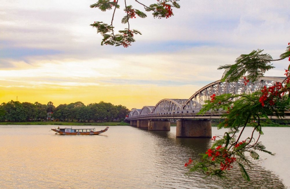 Tour Huế hằng ngày